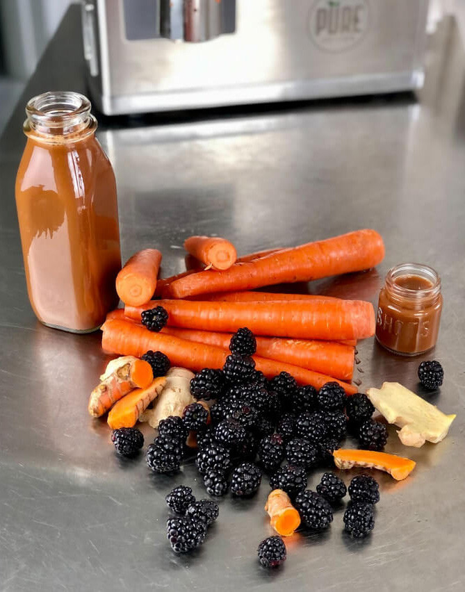 Carrots, blackberries and juice