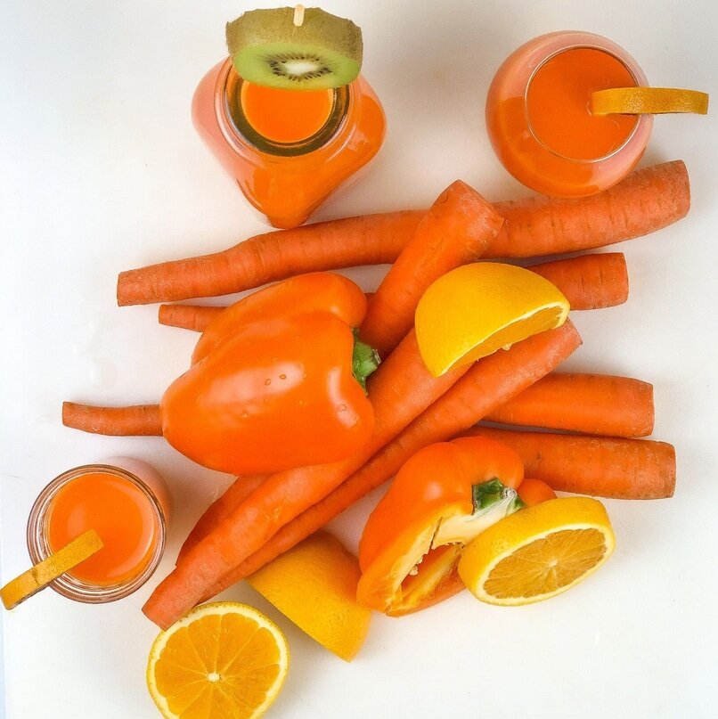 Carrots, peppers, and orange juice