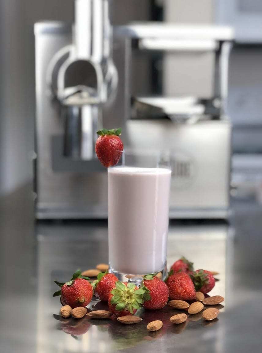 Strawberry Almond Smoothie