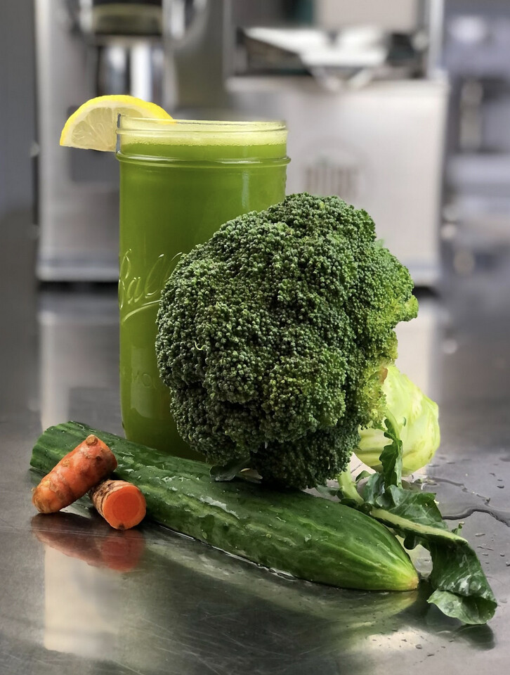 Broccoli, cucumber and green juice