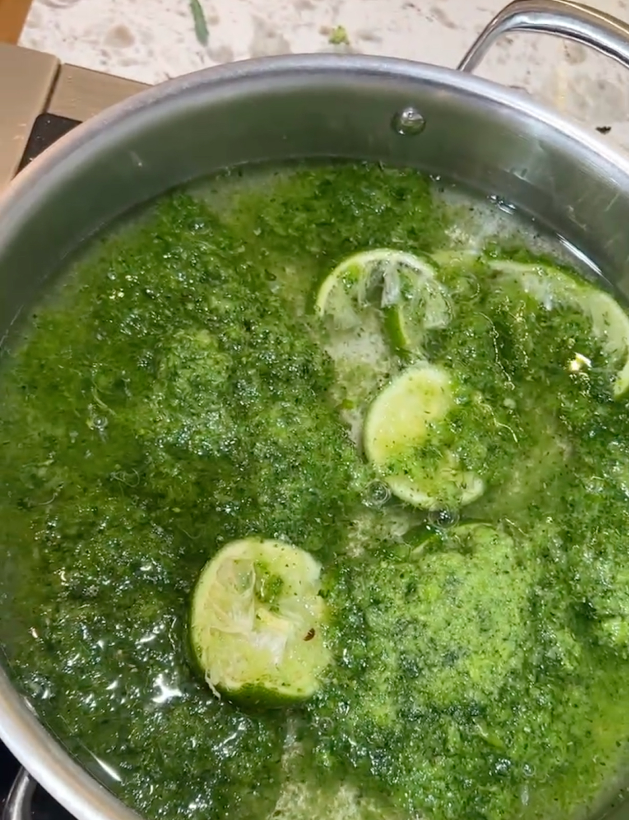 Green soup with limes